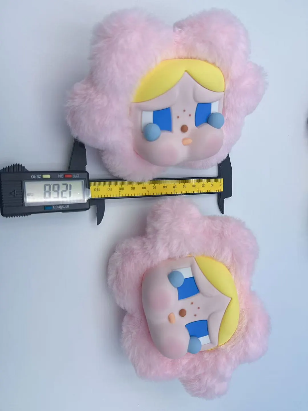 New crying baby earphone bag, vinyl face plush keychain, Southeast cross-border pendant, doll tide play series pendant batch