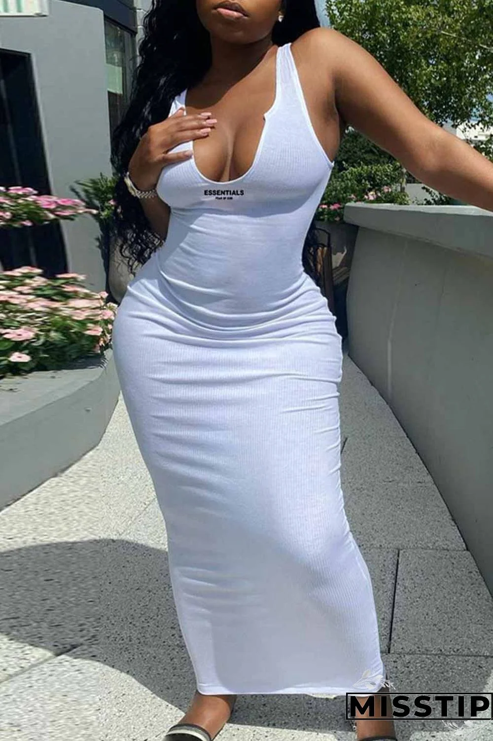 White Street Print Letter V Neck One Step Skirt Dresses