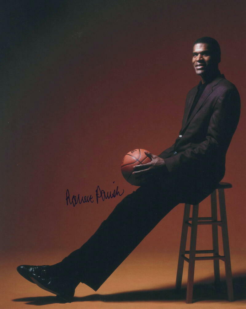 ROBERT PARISH SIGNED AUTOGRAPH 8x10 Photo Poster painting - BOSTON CELTICS STAR, THE CHIEF, RARE