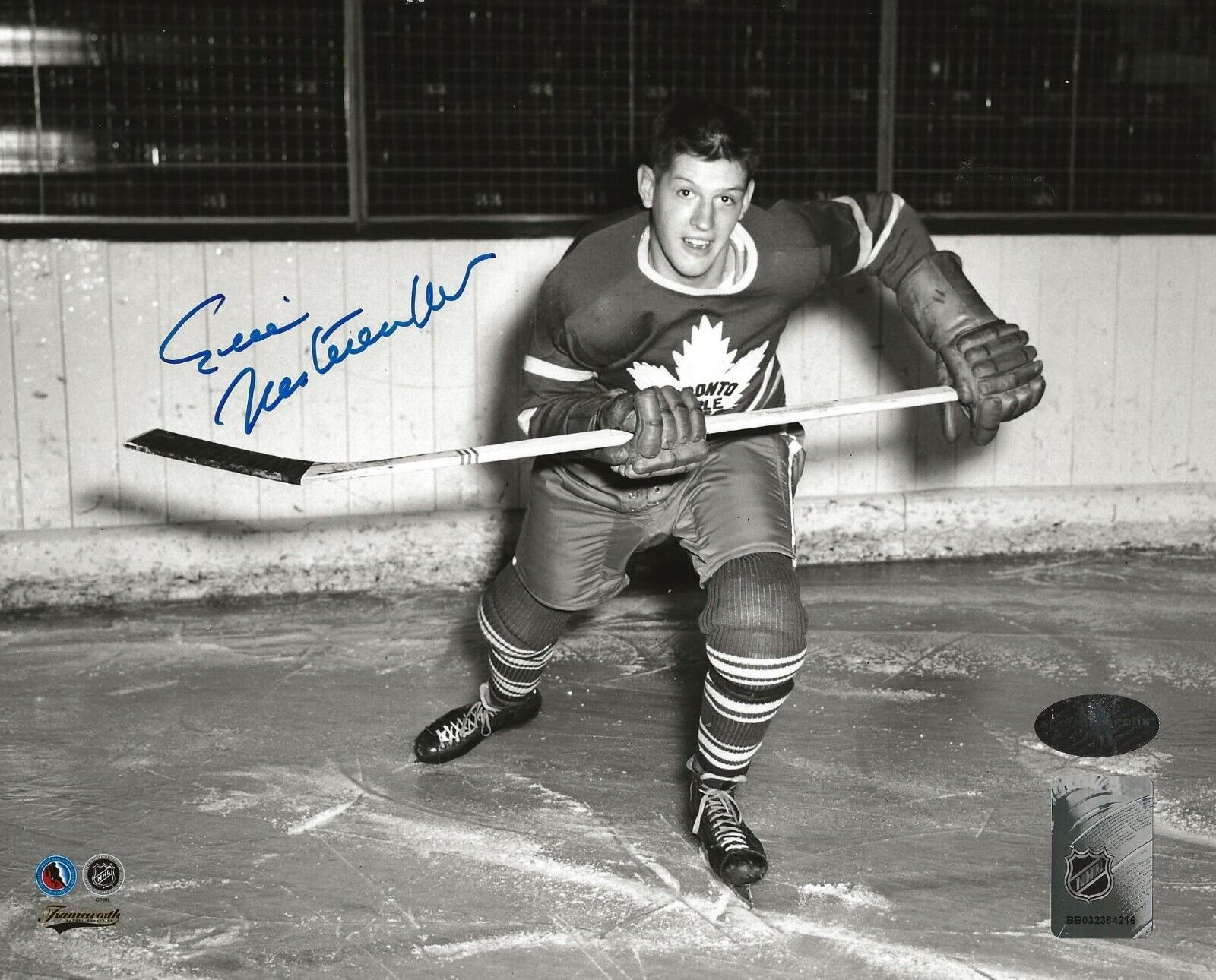 Eric Nesterenko signed Toronto Maple Leafs 8x10 Photo Poster painting autographed