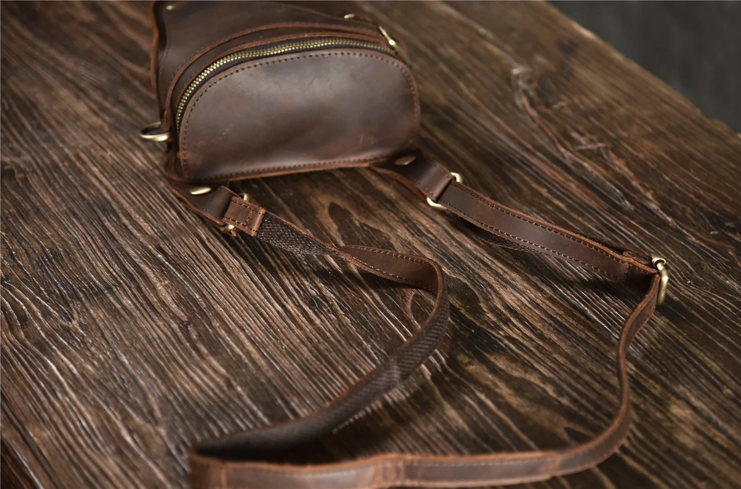 Fanny Pack for Men, Genuine Leather Outdoor Locomotive Waist Bag Shoulder Bag