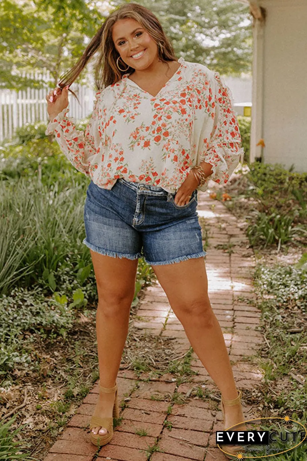 Blue Plus Size Vintage Wash Frayed Denim Shorts
