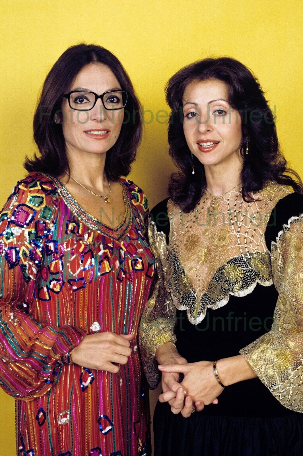 Vicky Leandros - Nana Mouskouri 10 X 15 CM Photo Poster painting Without Autograph (Star-27