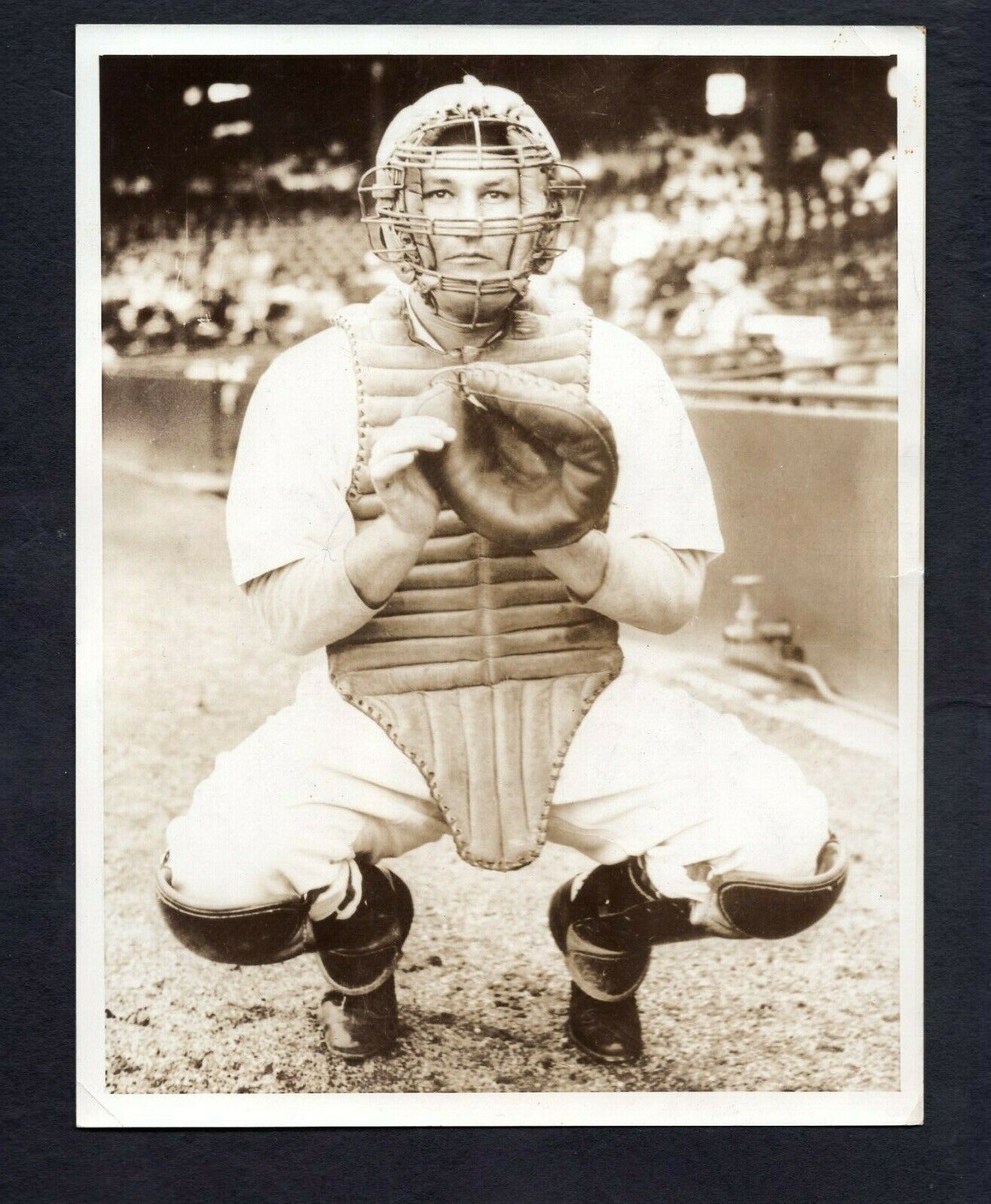 Rudy York in catching gear circa 1937 Type 1 Press Photo Poster painting Detroit Tigers