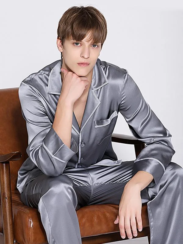 22 MOMME Pyjama en soie gris classique à manches longues de luxe homme 1