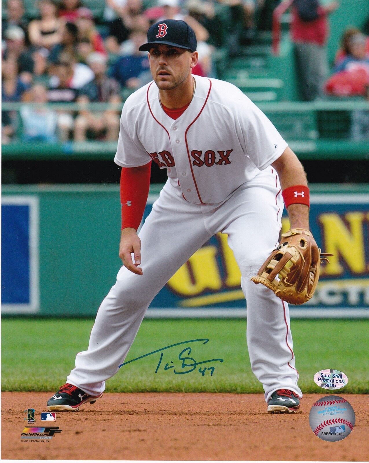 TRAVIS SHAW BOSTON RED SOX ACTION SIGNED 8x10