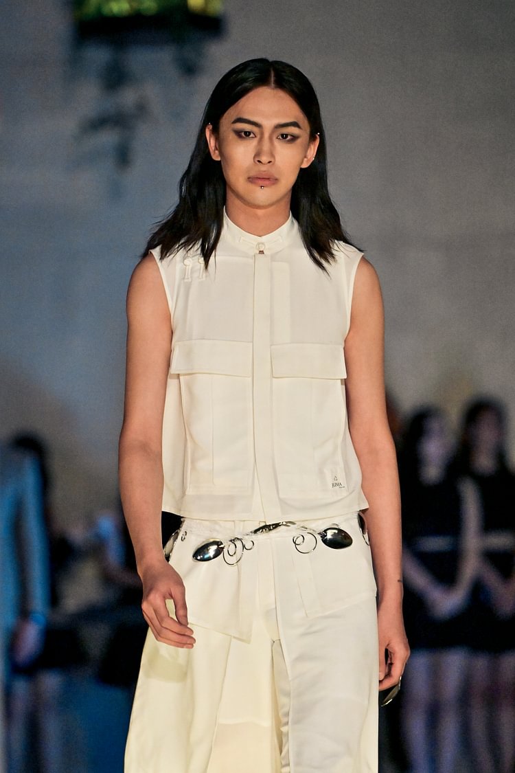 JUMA Qipao Style Vest  - 6 Recycled Water Bottles - White