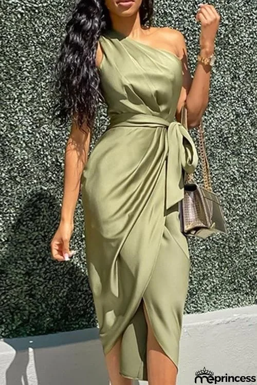 Irregular Bandage Silk Slant Shoulder Dress (with belt)