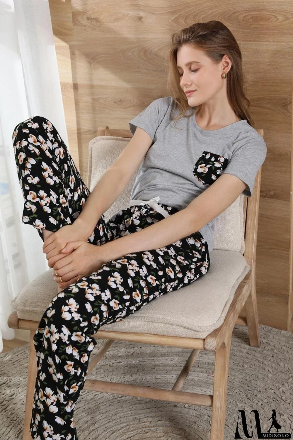 MidiSono - Round Neck T-Shirt and Floral Pants Lounge Set