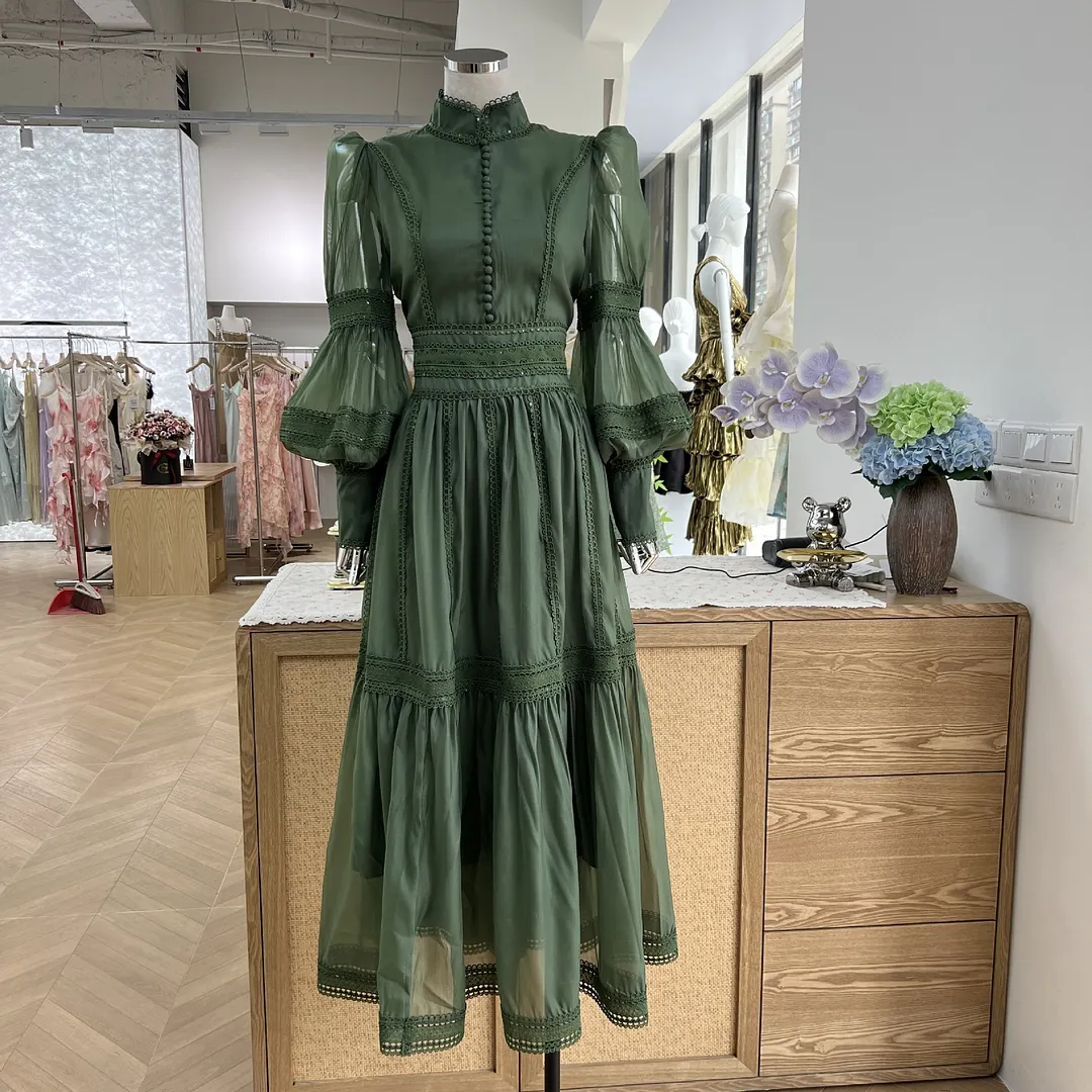 Brownm 2024 Fashion Classic Elegant Long Princess Bubble Sleeves Egan Yarn Large Size Women's Dress Thin