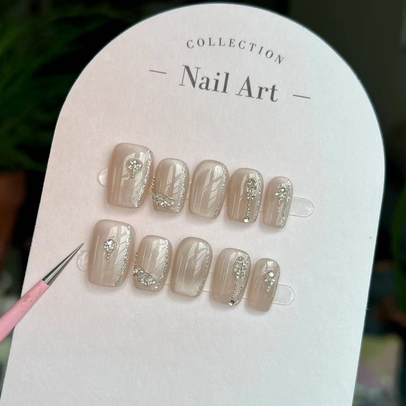 Alccn Handmade Cat Eye Rhinestone Nails – Minimalist Spring Nails