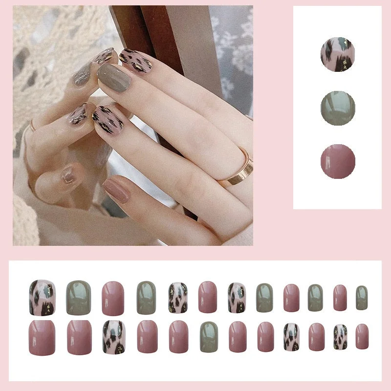 24Pcs Women Short Fake Nail Tips Wearable Milk Pearl Press on Nails with Glue Leopard False Nails Full Cover Artificial Nails