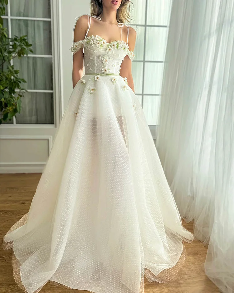Women's fashionable and elegant three-dimensional floral dress