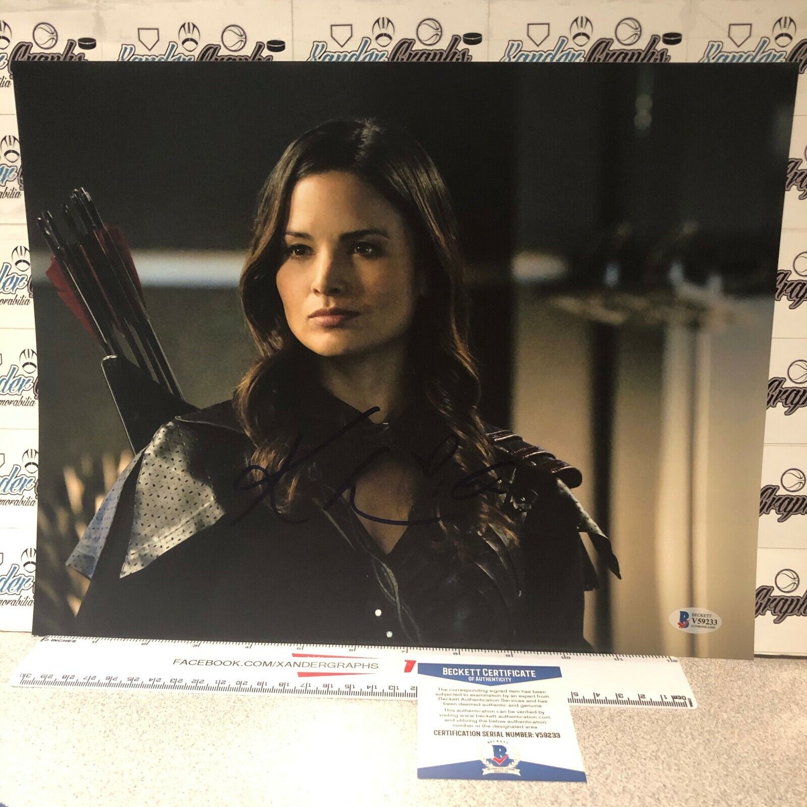 Pick (1) KATRINA LAW HAWAII FIVE-0 5-0 SIGNED 11X14 Photo Poster paintingGRAPH BECKETT BAS COA