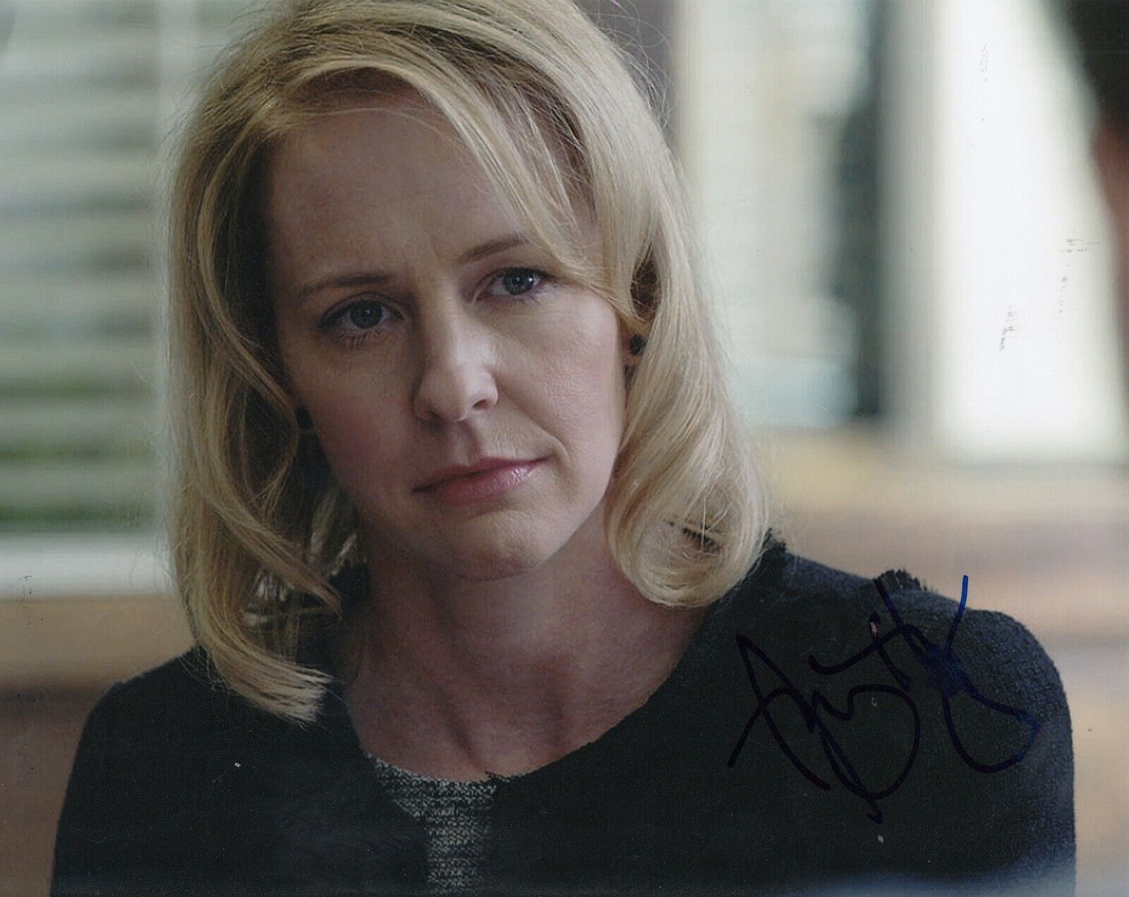 AMY HARGREAVES signed (13 REASONS WHY) TV 8X10 Photo Poster painting *Lainie Jensen* W/COA #1