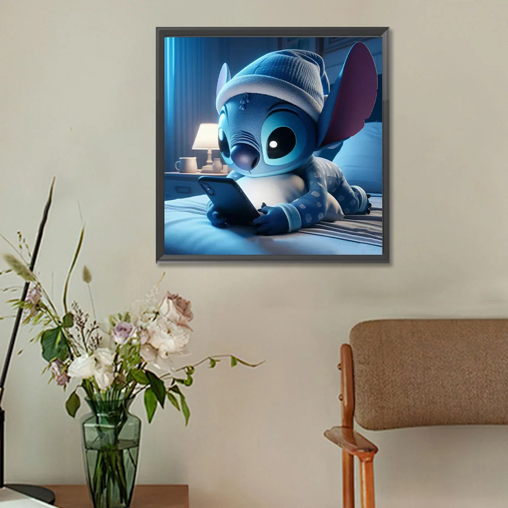 Diamond Painting - Full Round Drill - Stitch Playing Phone(Canvas|30*30cm)