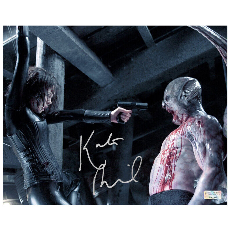 Kate Beckinsale Autographed Underworld Evolution Selene and Marcus 8x10 Photo Poster painting