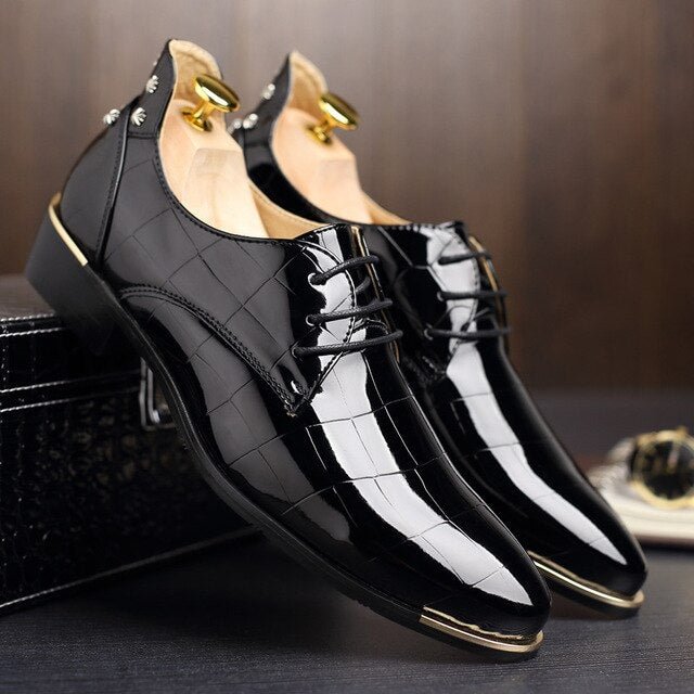 Rivets Men Shoes Dance Party Dress Shoes Patent Leather Pointed Toe Ceremony Wedding Shoes for Men Plus Size Dress Shoes Men