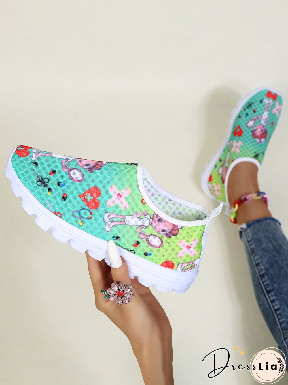 Nurse Fighting Epidemic Print Breathable Tulle Mesh Lightweight Sneakers
