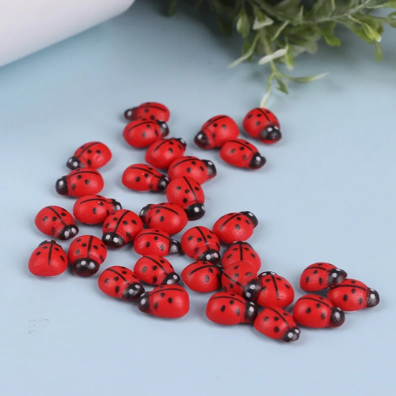 100Pcs Wooden Ladybird Ladybug Sticker Children Kids Painted Adhesive Back DIY Craft Home Party Holiday Decoration