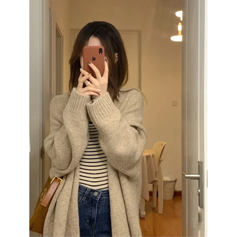 Uveng Uveng Lazy Wind V-Neck Sweater Women's Autumn And Winter 2024 New Niche Design College Wind Knitting Top