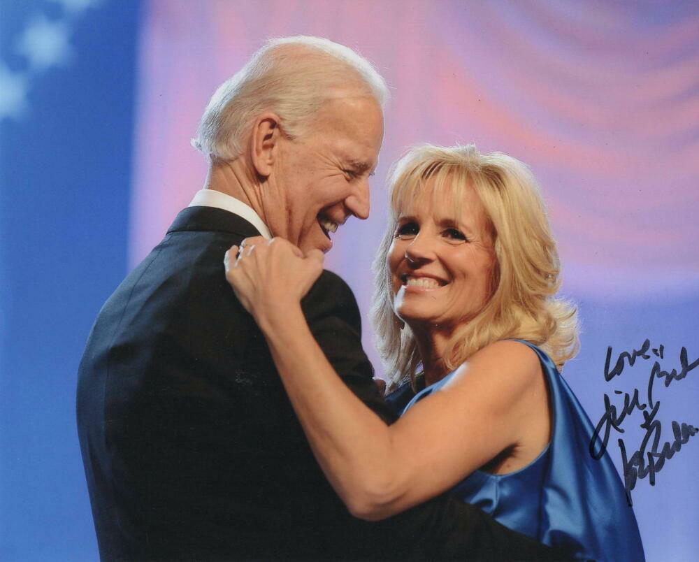 PRESIDENT JOE BIDEN & FIRST LADY JILL BIDEN SIGNED AUTOGRAPH 8X10 Photo Poster painting - ACOA