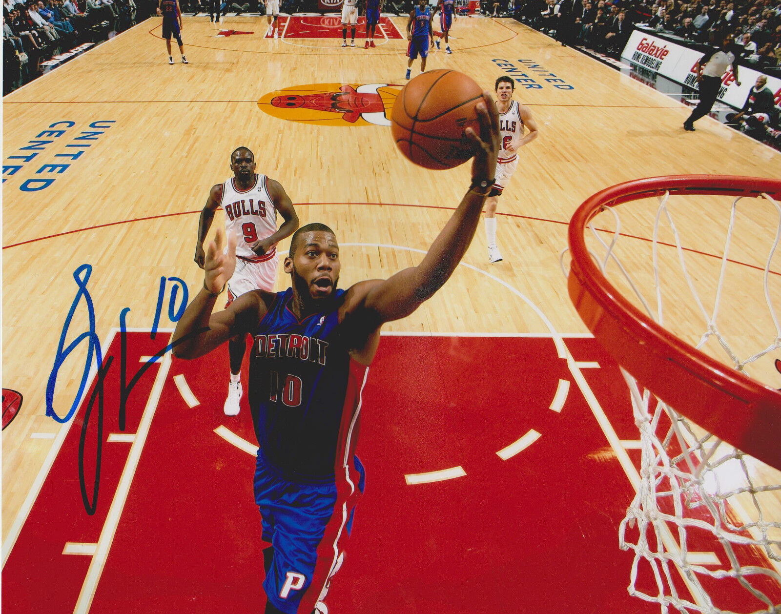 GREG MONROE signed DETROIT PISTONS 8X10 Photo Poster painting