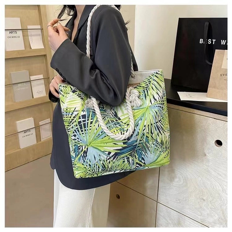 Women’s Medium Canvas Leaves Butterfly Beach Square Zipper Beach Bag