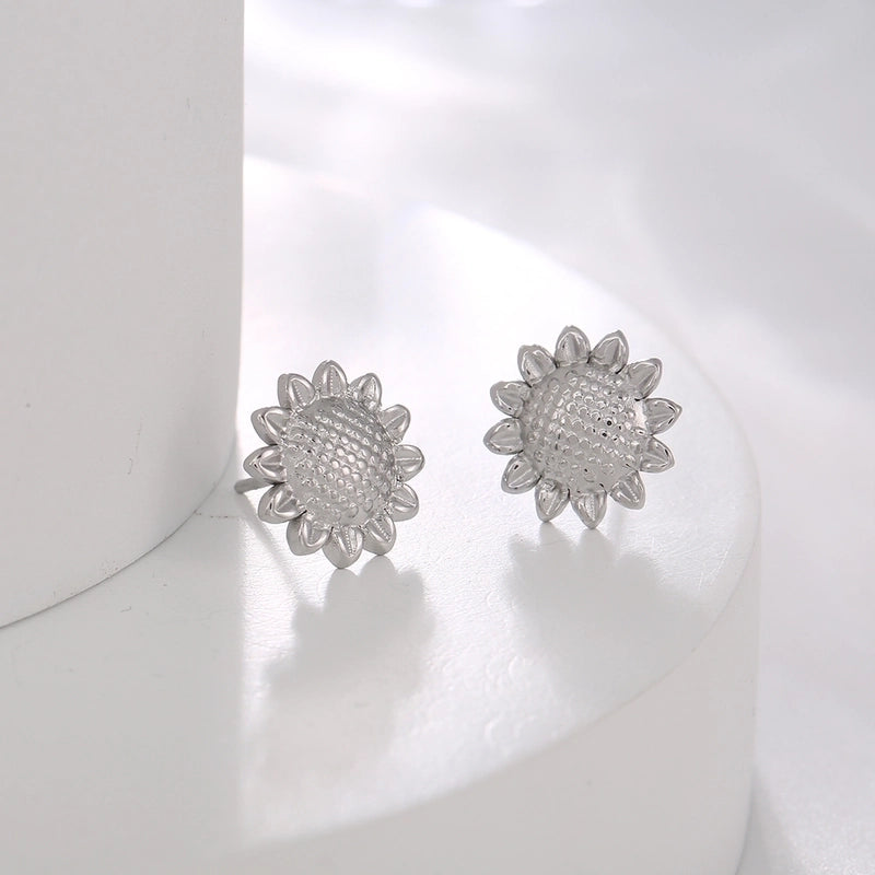 1 Pair Casual Minimalist Sunflower Heart Shape Butterfly Stainless Steel 18K Gold Plated Ear Studs
