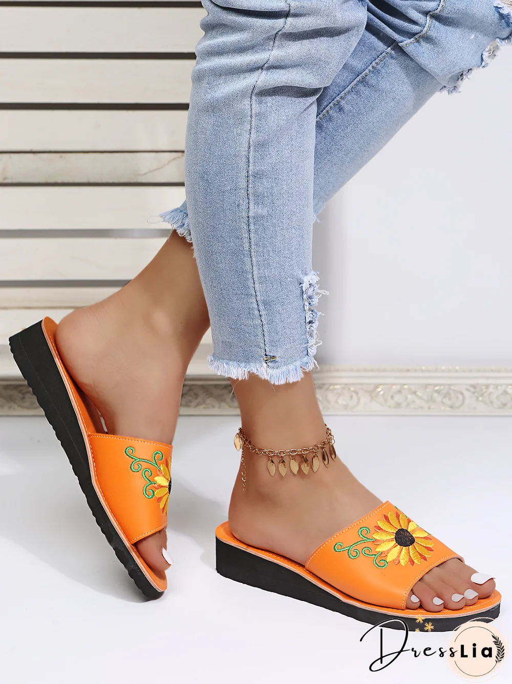 Sunflower Embroidered Print Casual Sandal Slippers