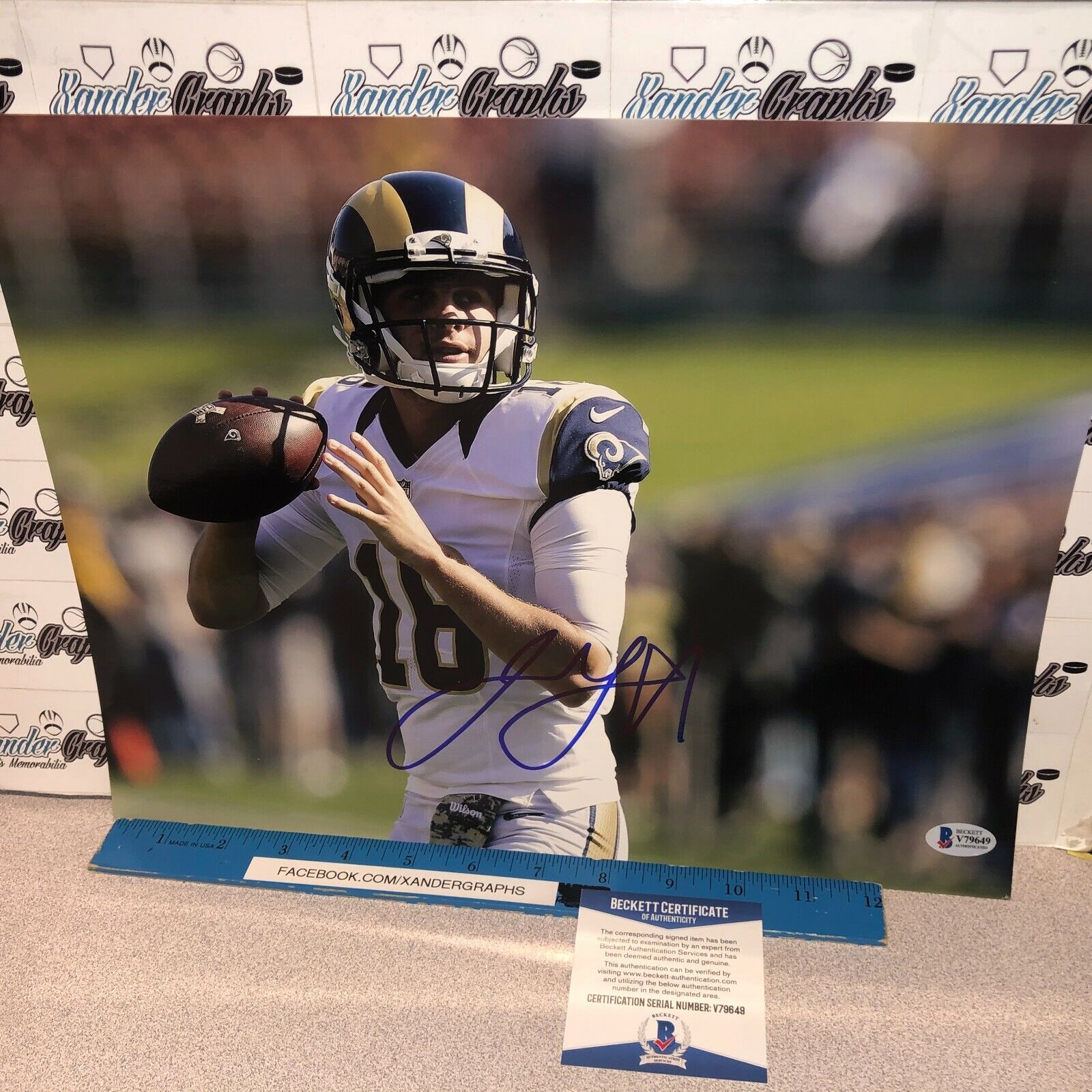 JARED GOFF SIGNED AUTOGRAPHED 11X14 FOOTBALL Photo Poster paintingGRAPH-BECKETT COA BAS