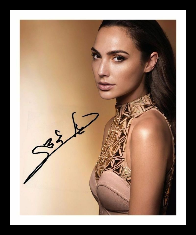 Gal Gadot Autograph Signed & Framed Photo Poster painting 3