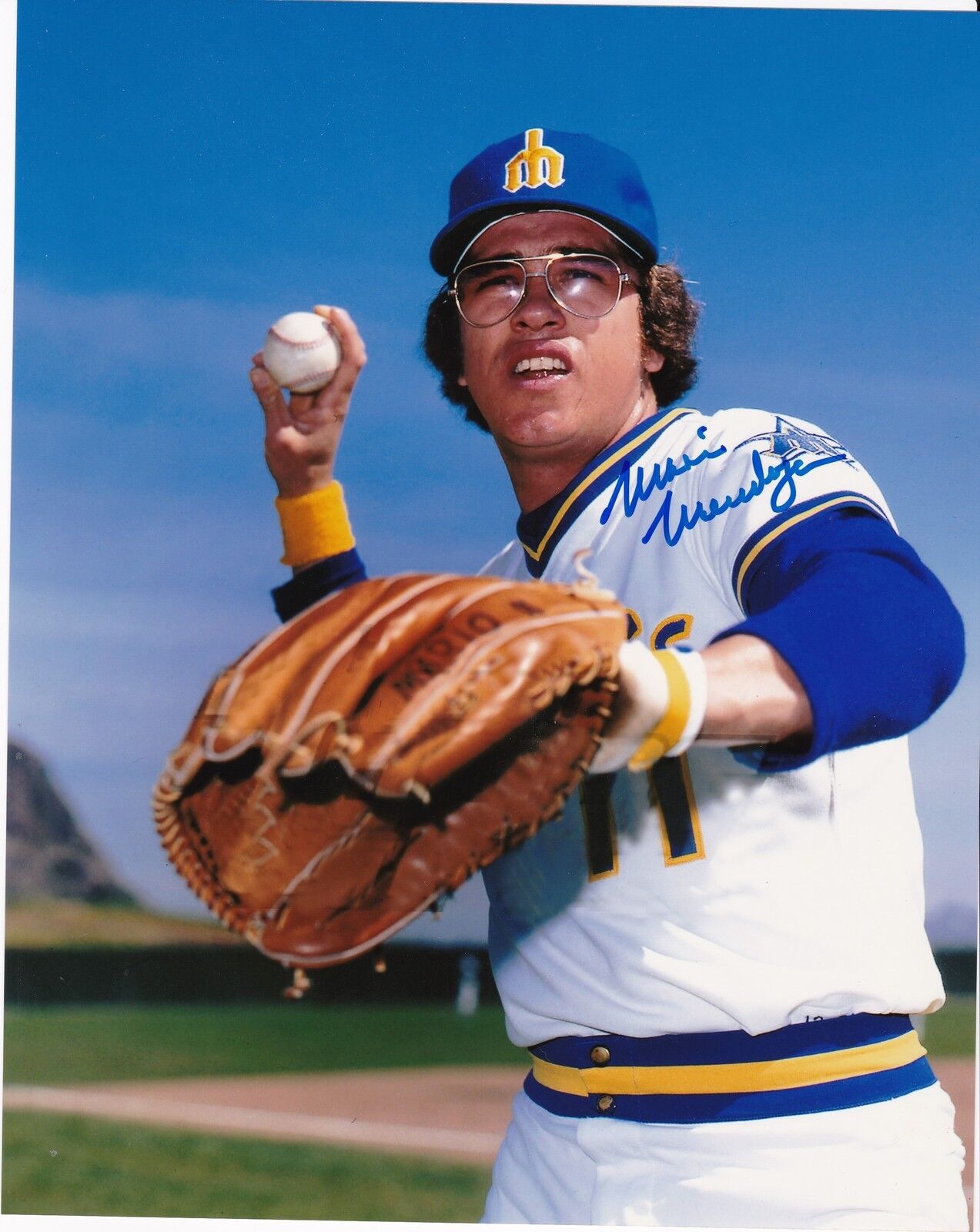 MARIO MENDOZA SEATTLE MARINERS ACTION SIGNED 8x10