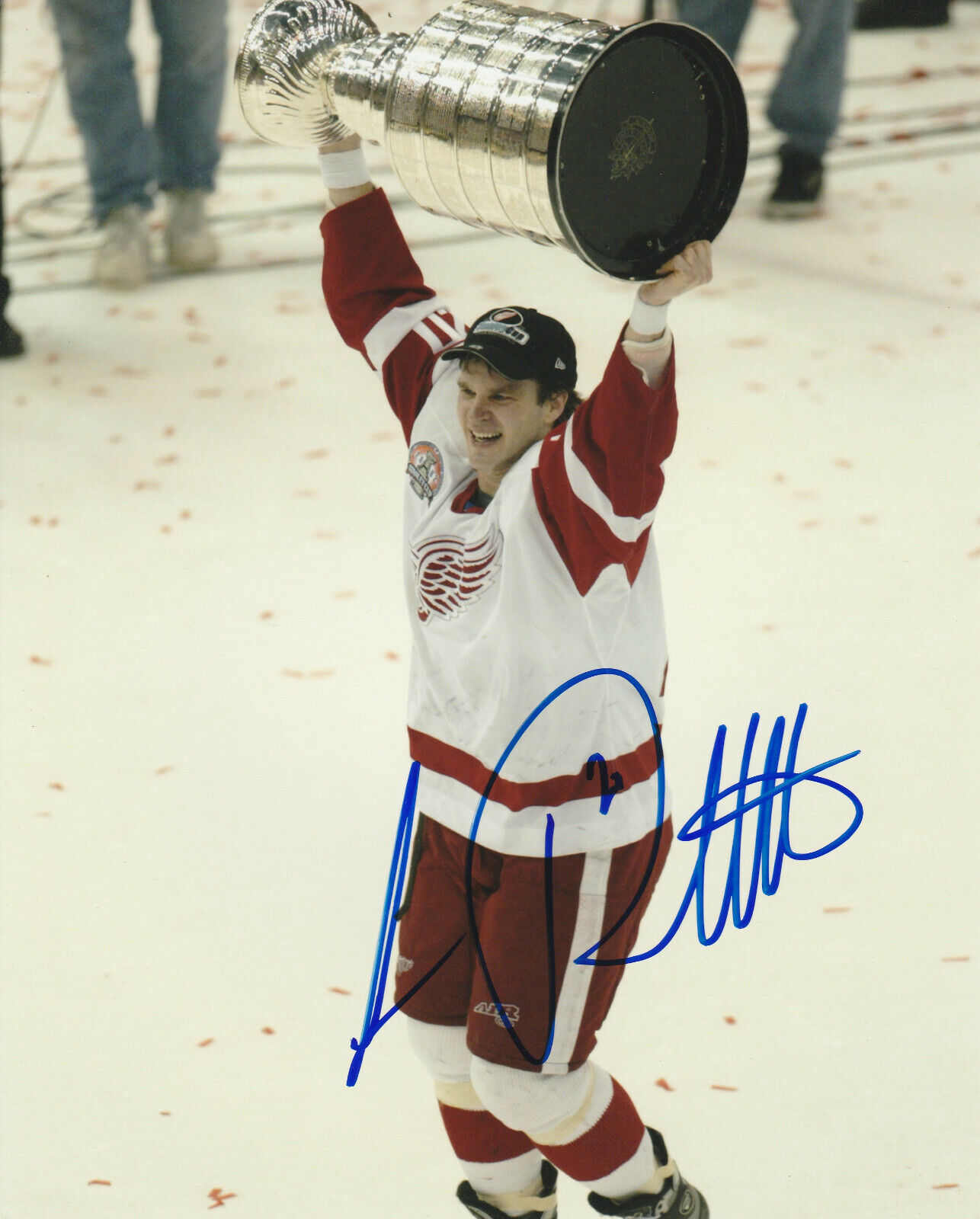 LUC ROBITAILLE SIGNED DETROIT RED WINGS STANLEY CUP 8x10 Photo Poster painting! HHOF Autograph