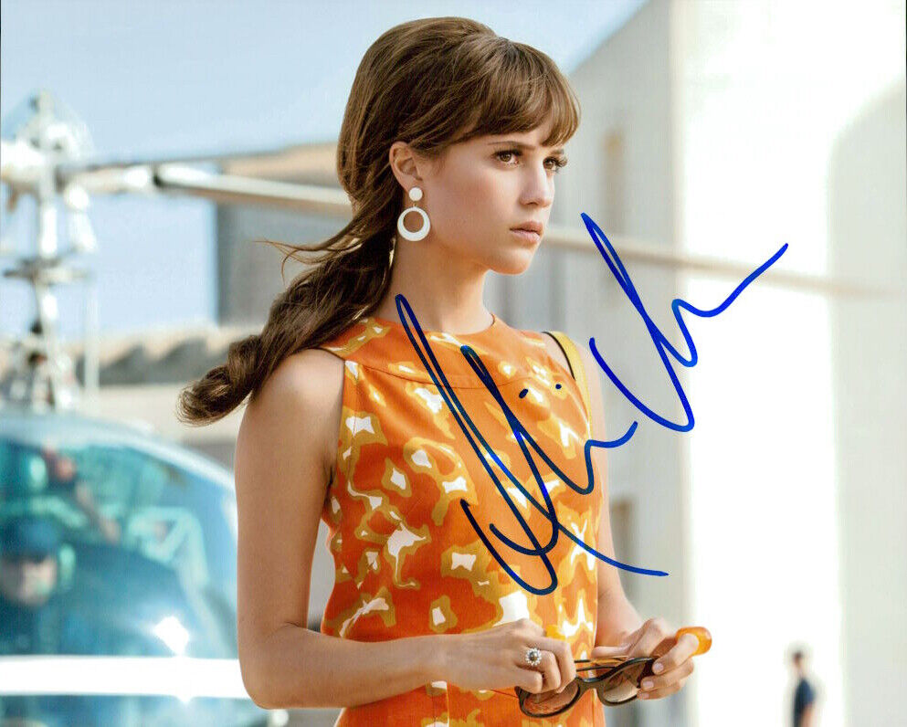 Alicia Vikander signed 8x10 Photo Poster painting