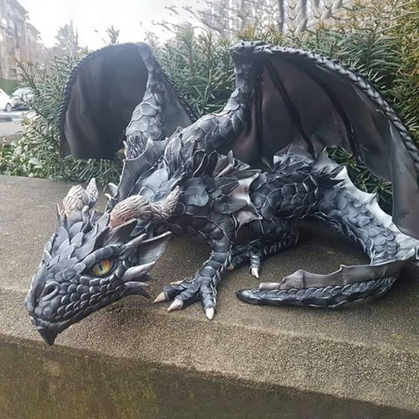 Crouching Gothic - style Resin Dragon Statue - The Dragon Guardian of Gardens and Lawns I. Design Style
