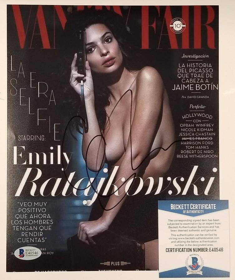 Actress Model EMILY RATAJKOWSKI Signed 8x10 Photo Poster painting Autograph A ~ BAS Beckett COA