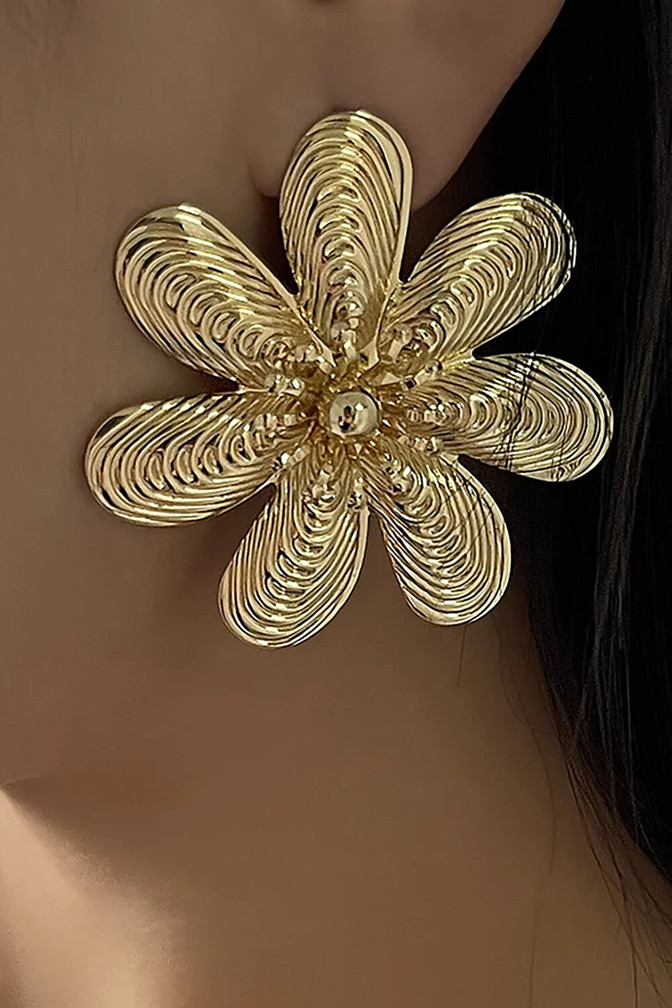 Alloy Oversize Flower Design Fashionable Stud Earrings