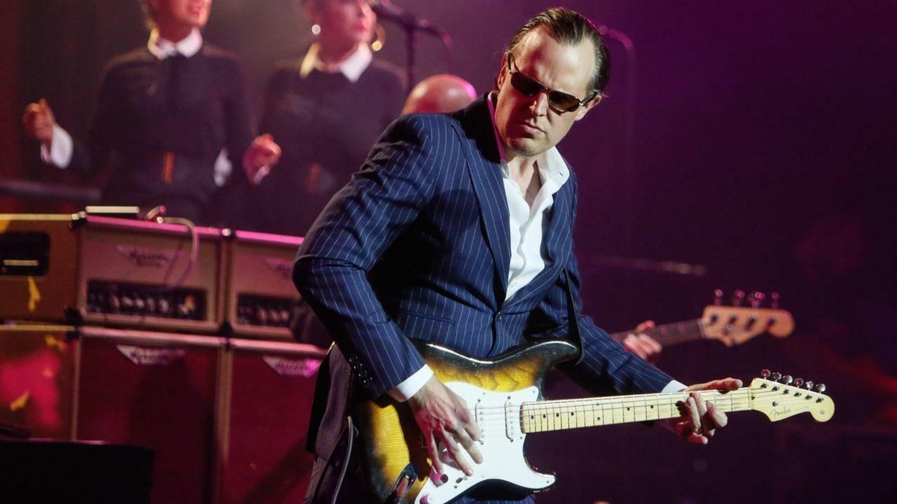 Joe Bonamassa 8x10 Picture Simply Stunning Photo Poster painting Gorgeous Celebrity #8