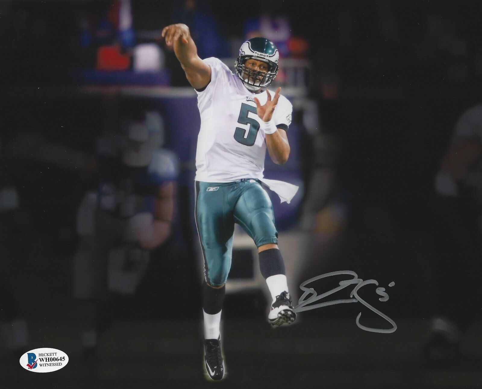 Autographed DONOVAN MCNABB Philadelphia Eagles 8x10 Photo Poster painting w/Beckett Witness COA