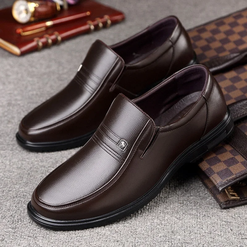 Genuine Leather shoes Men Loafers Slip On Business Casual Leather Shoes Classic Soft Moccasins Hombre Breathable Men Shoes Flat