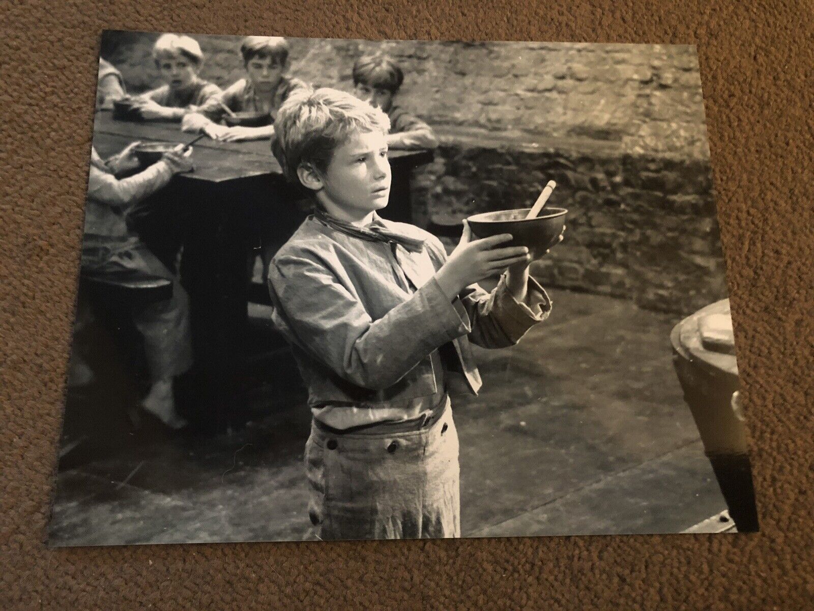 MARK LESTER (OLIVER) UNSIGNED Photo Poster painting - 10x8”