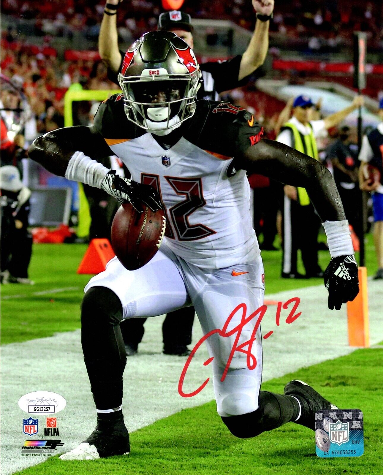 Chris Godwin autographed signed 8x10 Photo Poster painting NFL Tampa Bay Buccaneers JSA COA