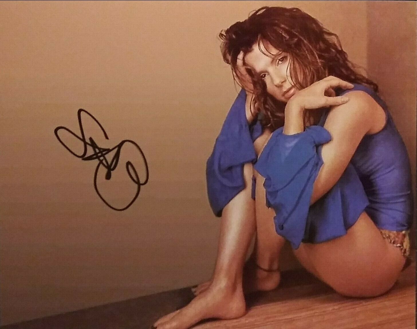 Sandra Bullock signed 8x10