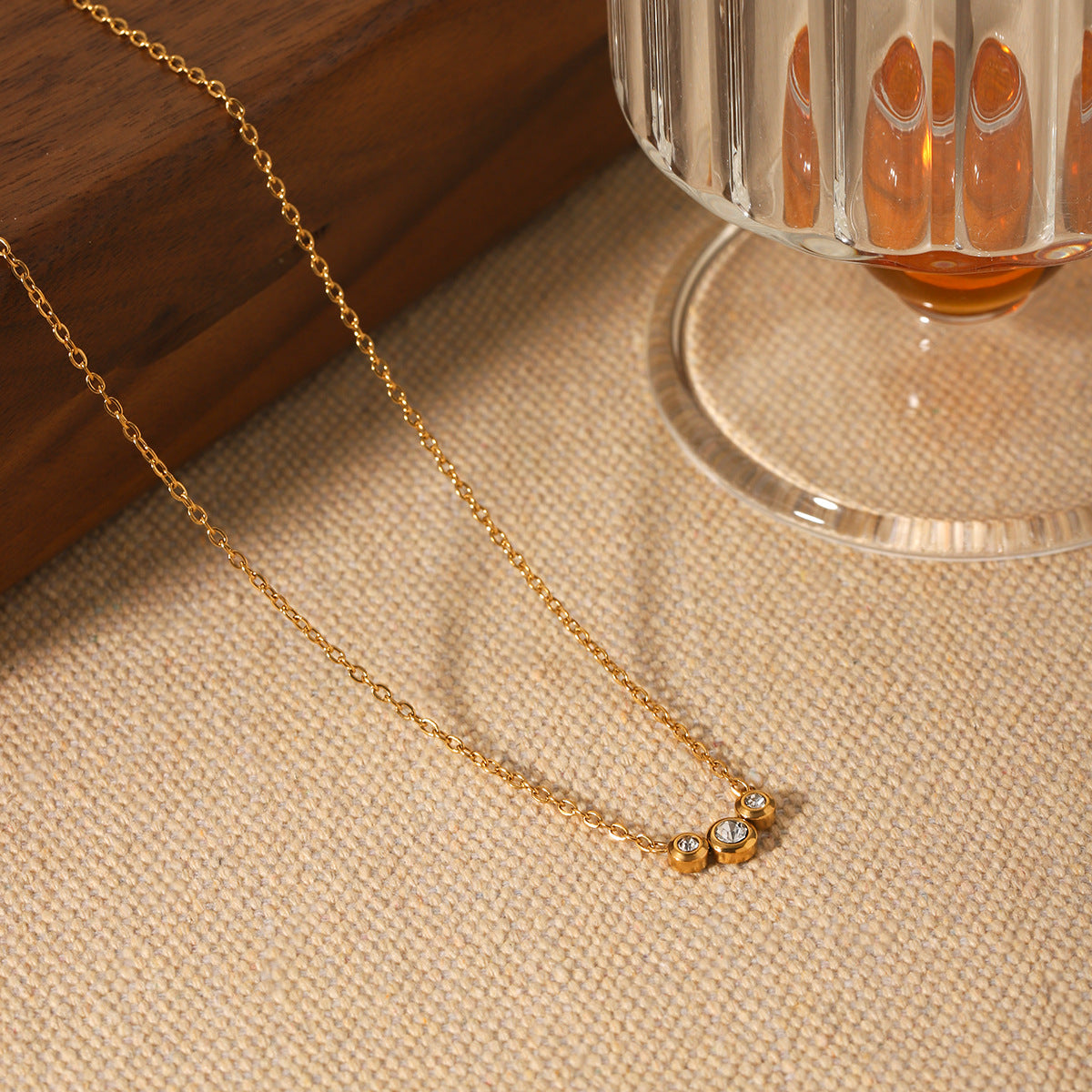 18K Gold Geometric Stainless Steel Inlaid Zircon Pendant Necklace Female Niche Design Titanium Steel Clavicle Chain