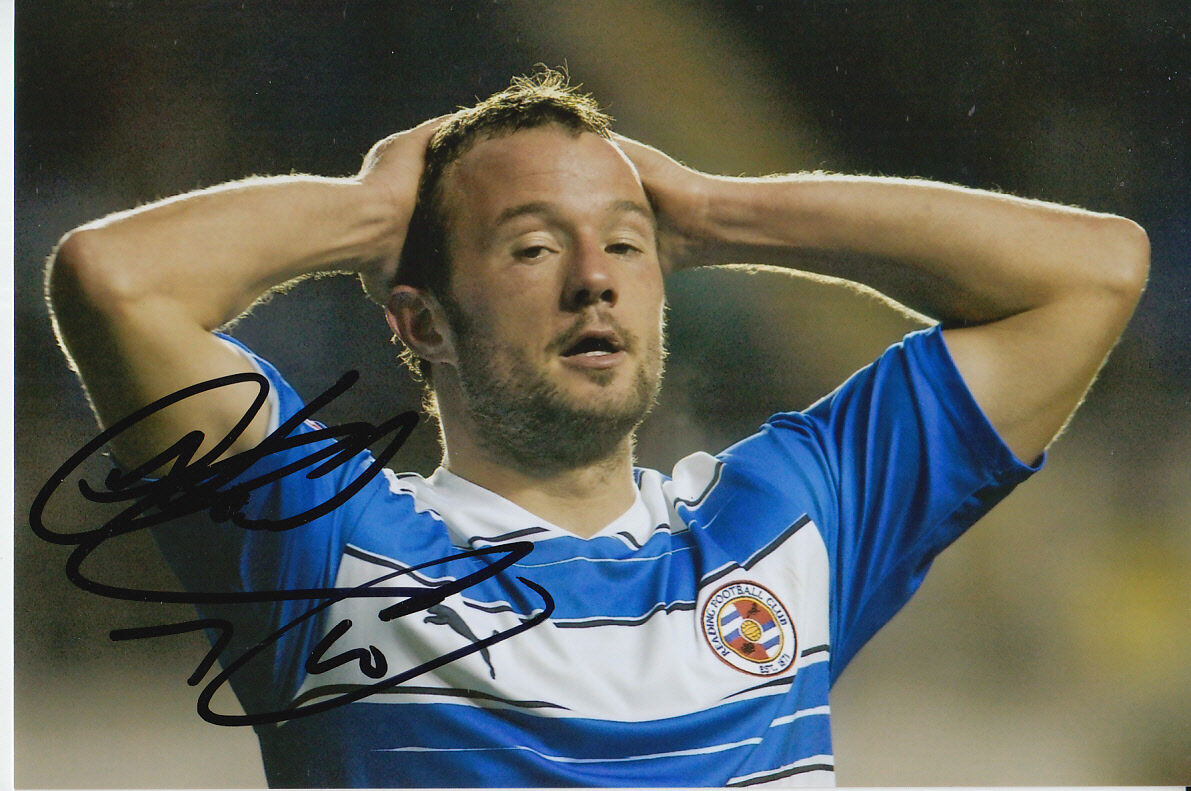 READING HAND SIGNED NOEL HUNT 6X4 Photo Poster painting 3.