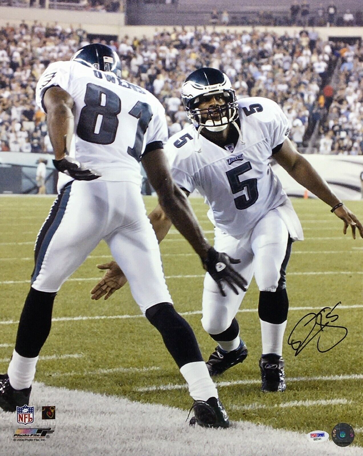 Donovan McNabb Signed Philadelphia Eagles 16x20 Photo Poster painting PSA D22141