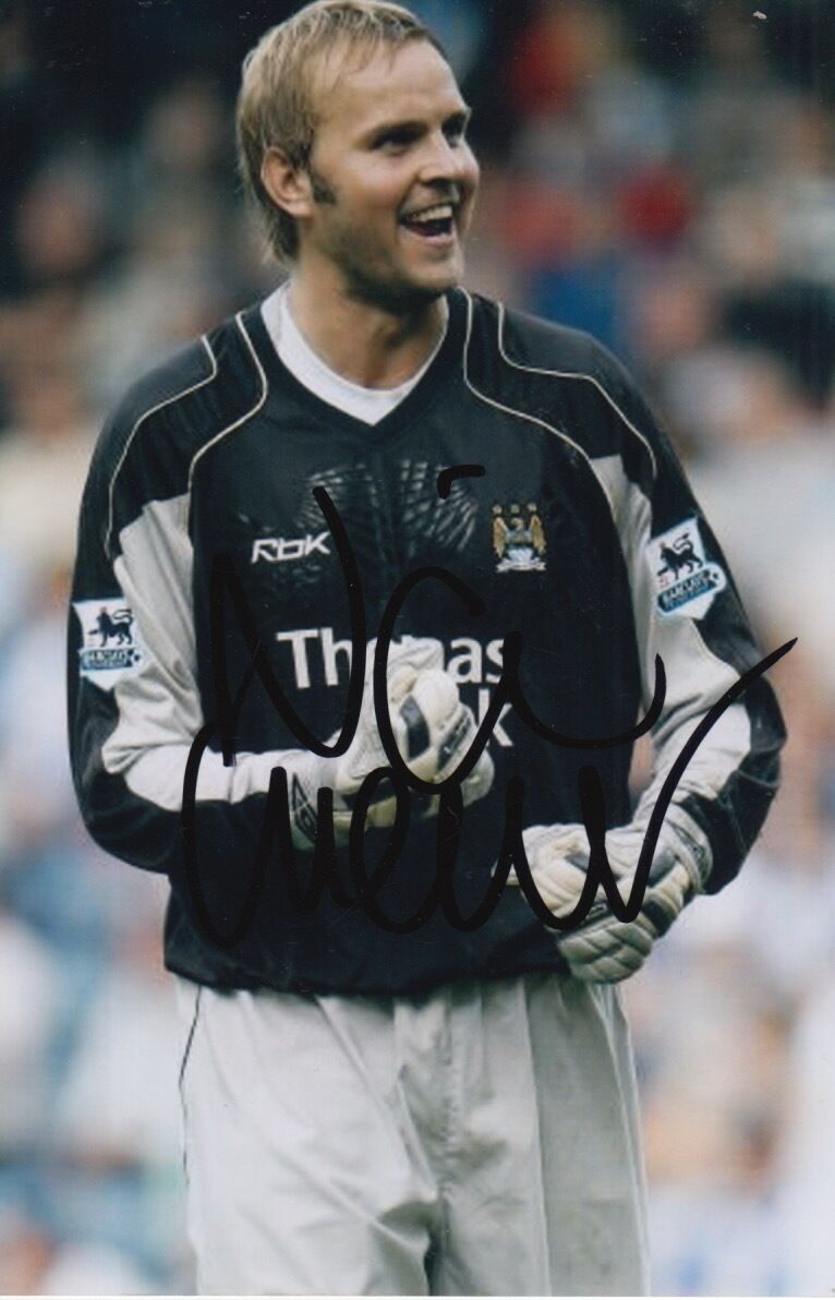 MANCHESTER CITY HAND SIGNED NICKY WEAVER 6X4 Photo Poster painting.