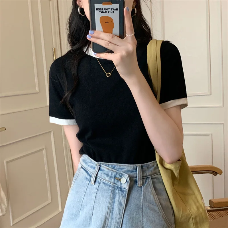 Uveng Uveng Bottom Shirt Female Slim Short-Sleeved T Shirt Female 2024 Summer New Korean Version Students Round Collar Women's Fashion