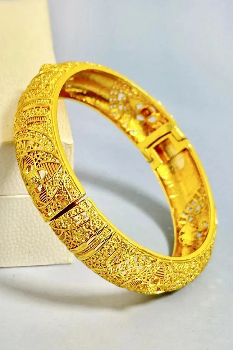 Ethnic Pattern Hollow Out Fashionable Metallic Sheen Bracelet